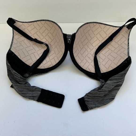 Victoria Secret underwire tee shirt bra/Gray and black/ 34DD - Picture 9 of 9